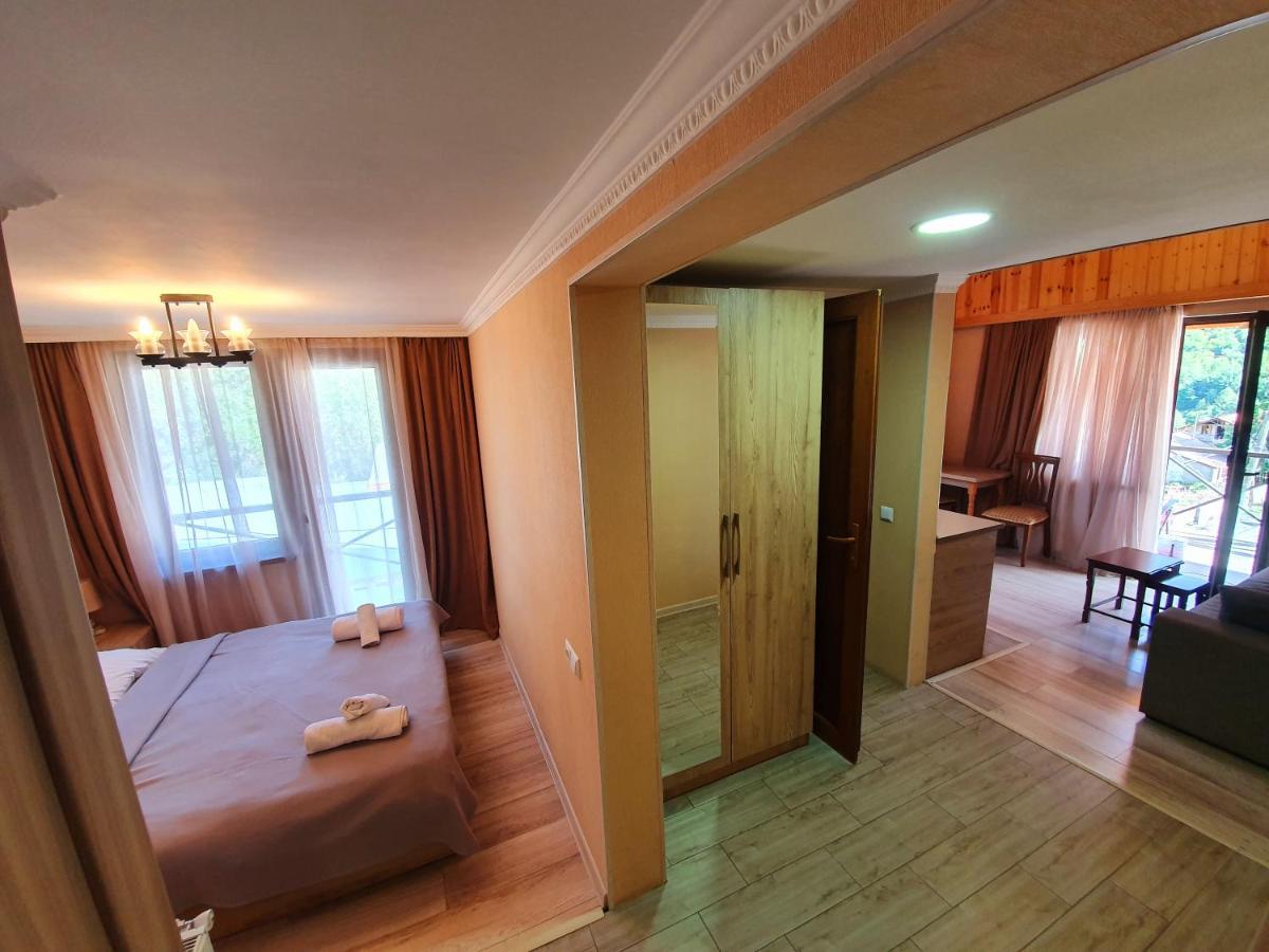 Guest house Nino Ratiani's